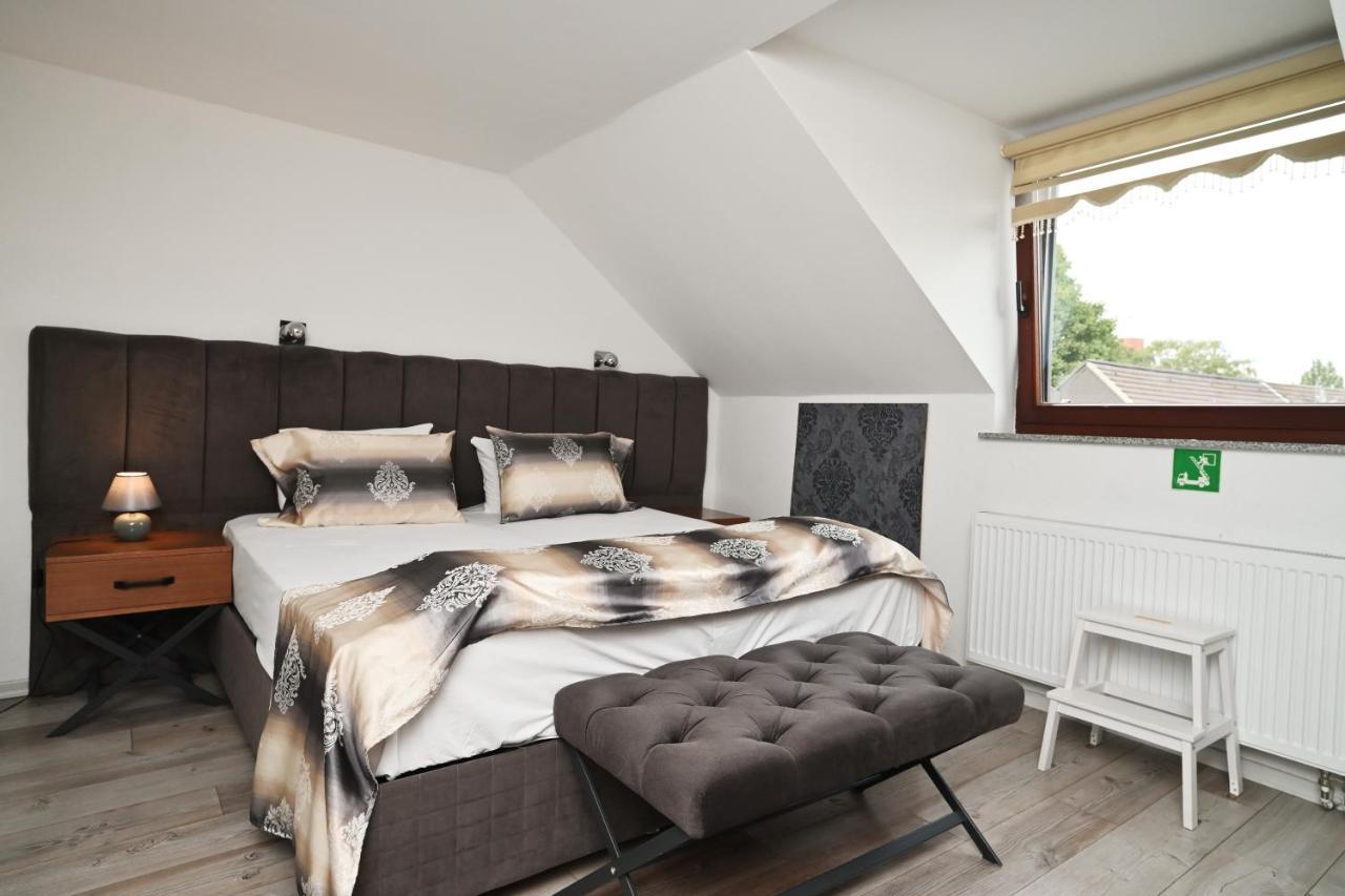 Ferienwohnung&Aparts By Kispet Group Hotels In Oberhausen โอเบอร์เฮาเซิน ภายนอก รูปภาพ