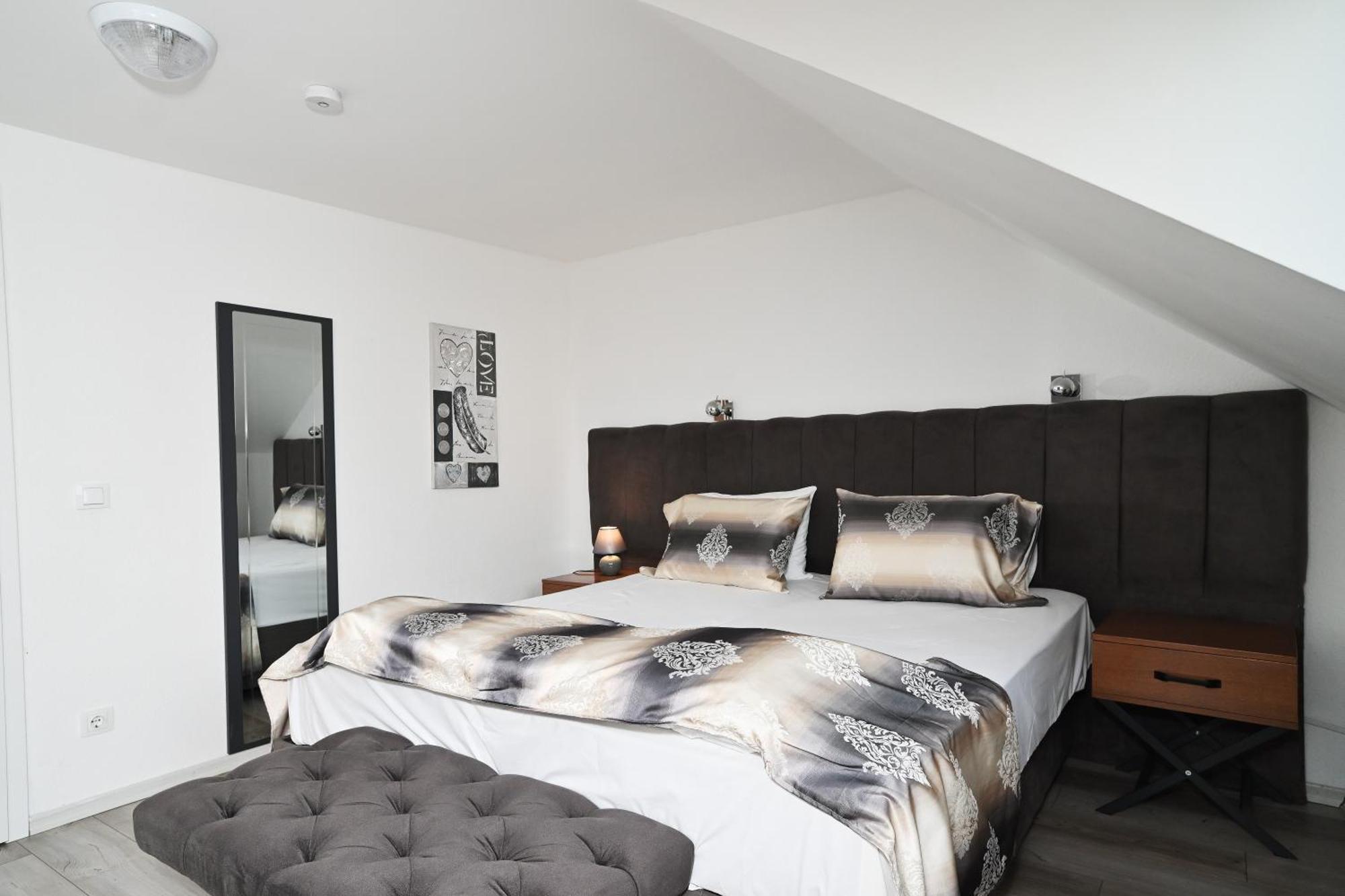 Ferienwohnung&Aparts By Kispet Group Hotels In Oberhausen โอเบอร์เฮาเซิน ภายนอก รูปภาพ