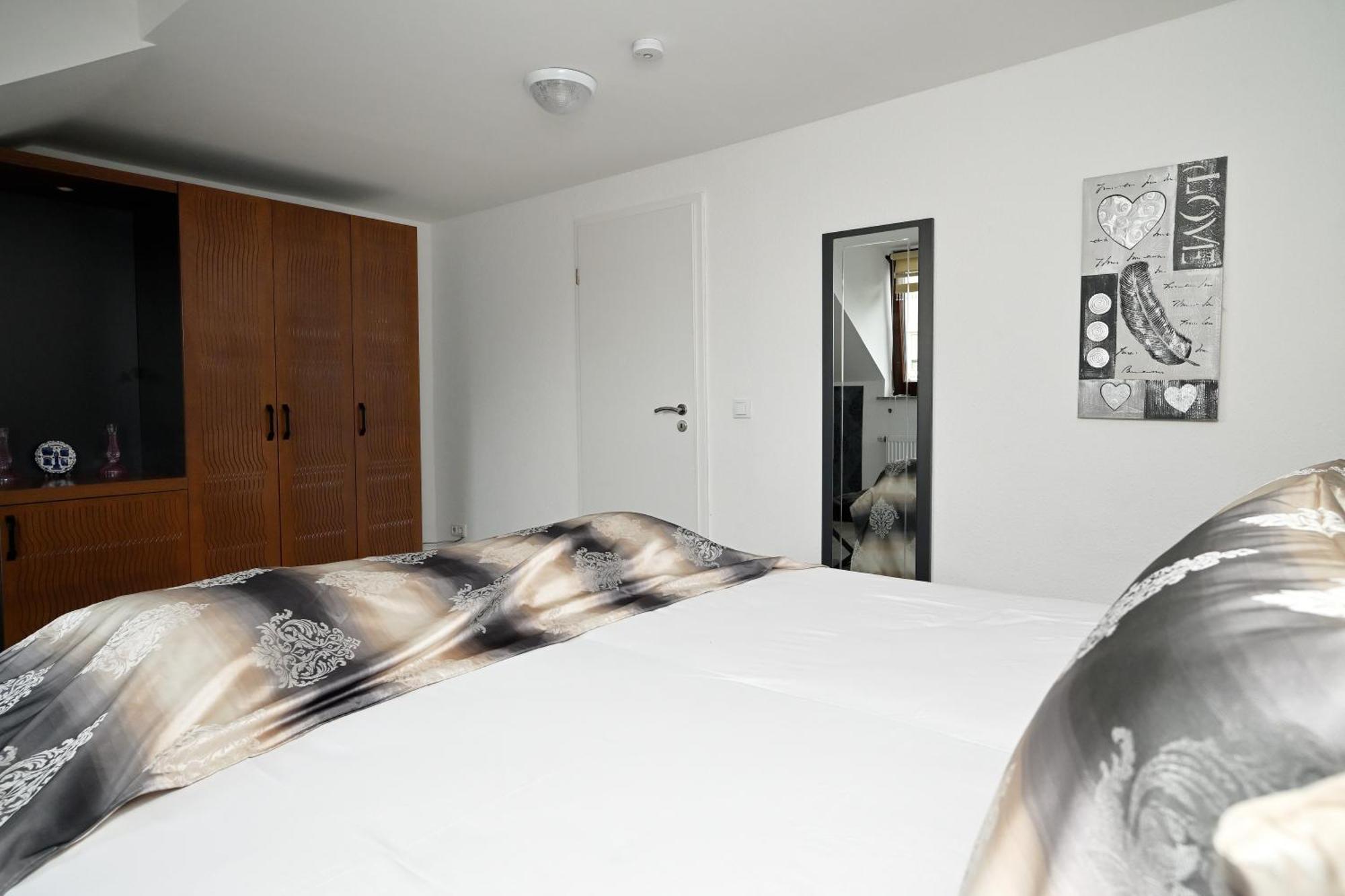 Ferienwohnung&Aparts By Kispet Group Hotels In Oberhausen โอเบอร์เฮาเซิน ภายนอก รูปภาพ